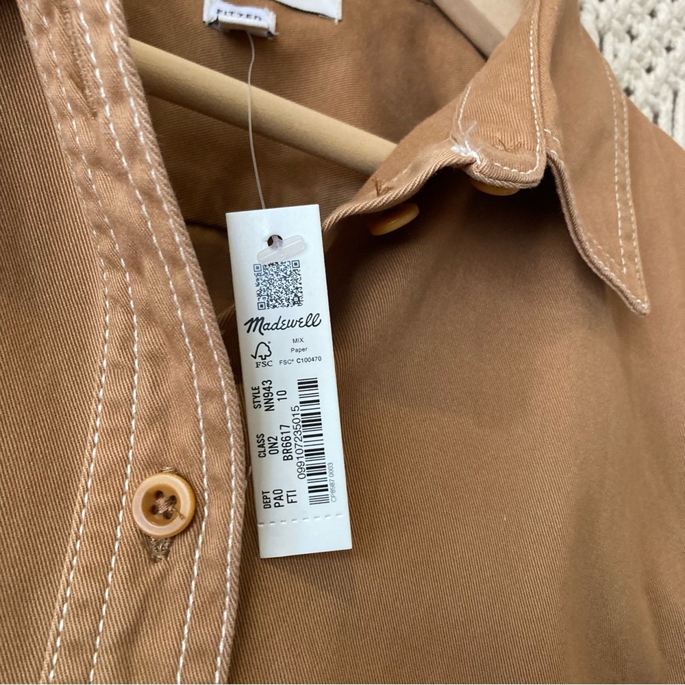 NWT Madewell Darted Button-Up Shirt in (Re)generative Chino - Picture 7 of 10